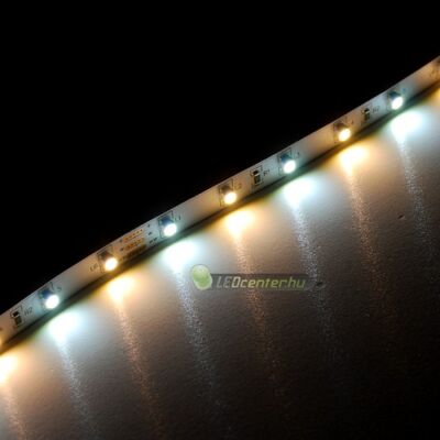 AURORA+ 120 SMD3528 9,6W/m beltéri LED szalag, hideg-melegfehér 2évG