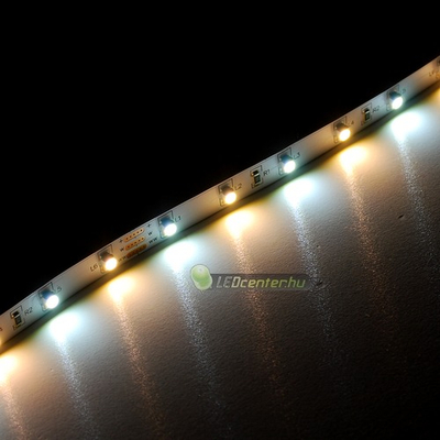 AURORA+ 120 SMD3528 9,6 W/m CCT beltéri LED szalag, hideg-melegfehér 2évG